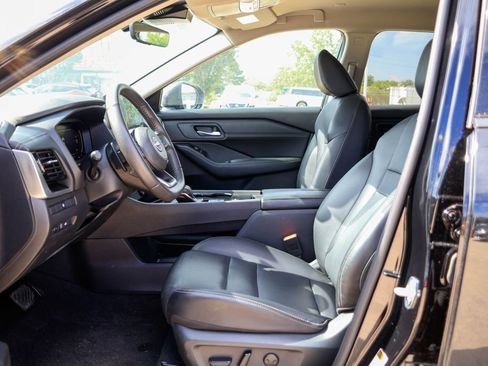 Used 2024 Nissan Rogue SL FWD image 7
