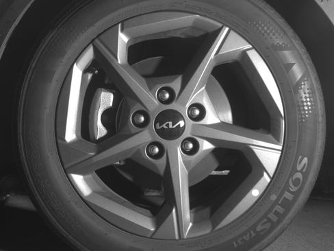 Used 2025 Kia K4 LXS image 12