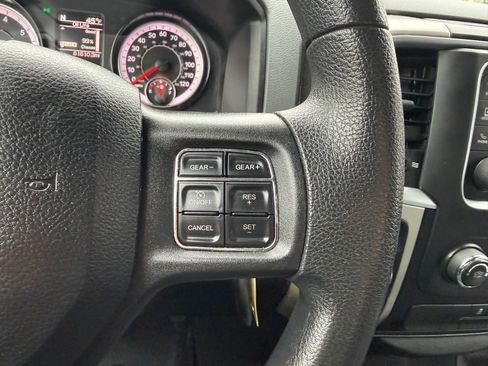 Used 2020 RAM 1500 Classic SLT AWD/4WD image 29