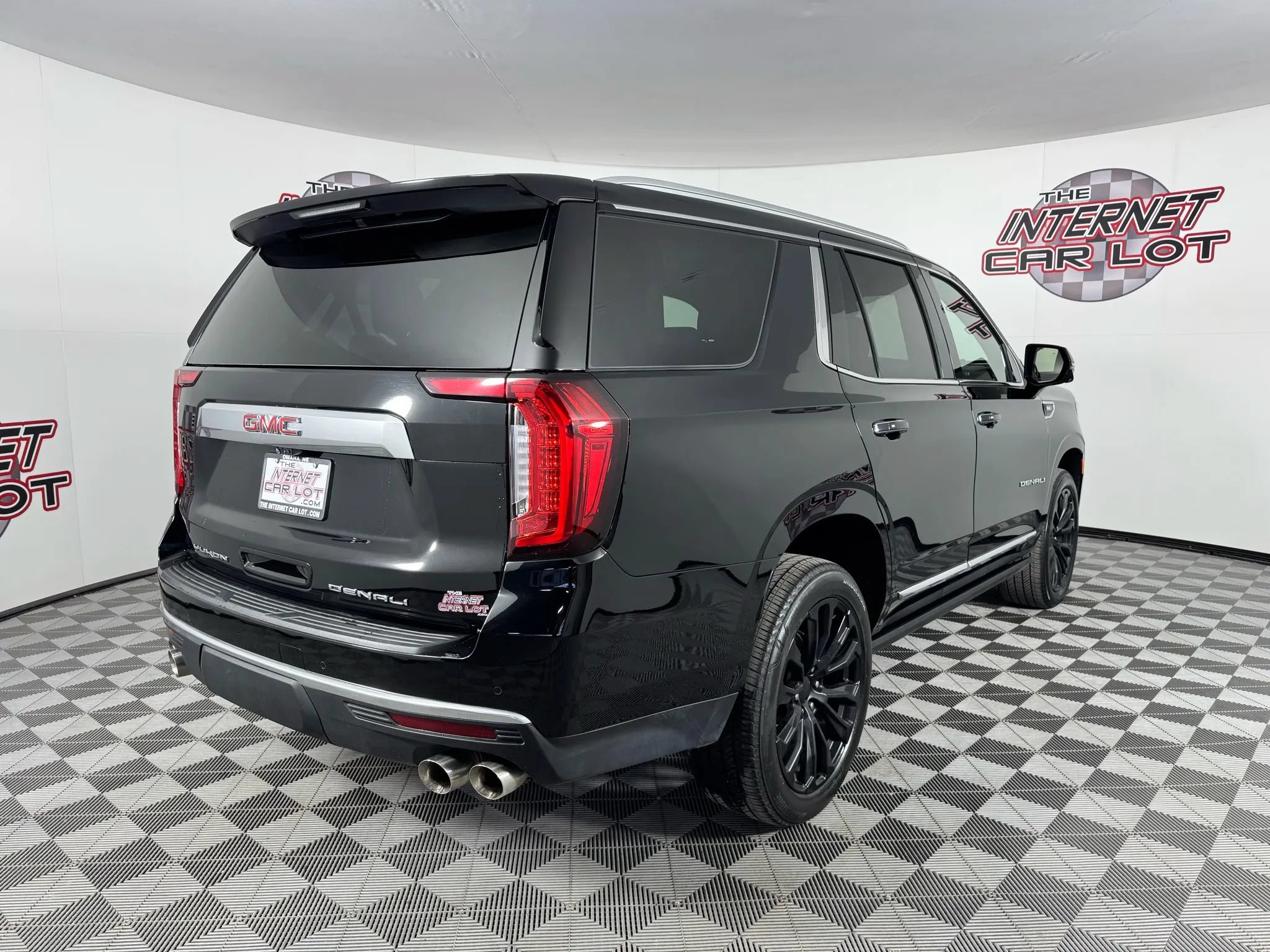 Used 2022 GMC Yukon Denali w/ Advanced Technology Package AWD/4WD image 9