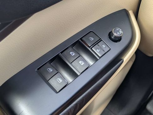 Used 2016 Toyota Highlander XLE FWD image 25