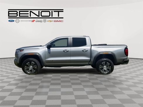 Used 2023 GMC Canyon AT4 w/ AT4 Premium Package AWD/4WD image 4
