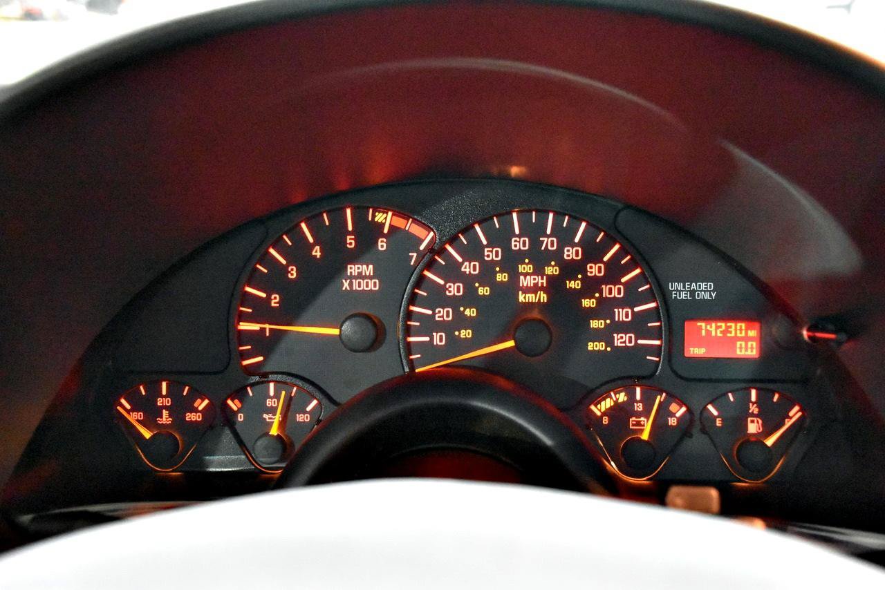Used 1997 Pontiac Firebird Coupe w/ Opt Pkg RWD image 11