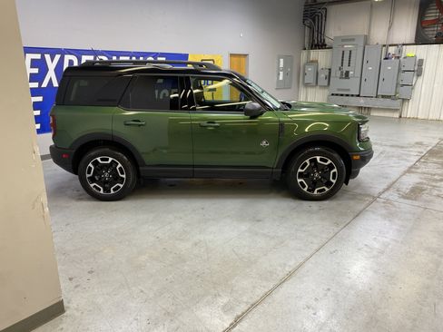 Used 2023 Ford Bronco Sport Outer Banks w/ Tech Package image 8