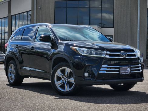 Used 2018 Toyota Highlander Limited AWD/4WD image 32