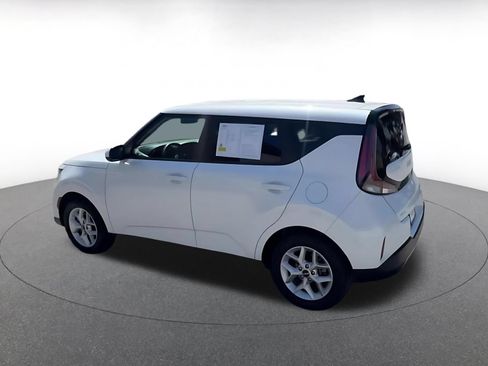 Used 2025 Kia Soul LX w/ LX Technology Package FWD image 10