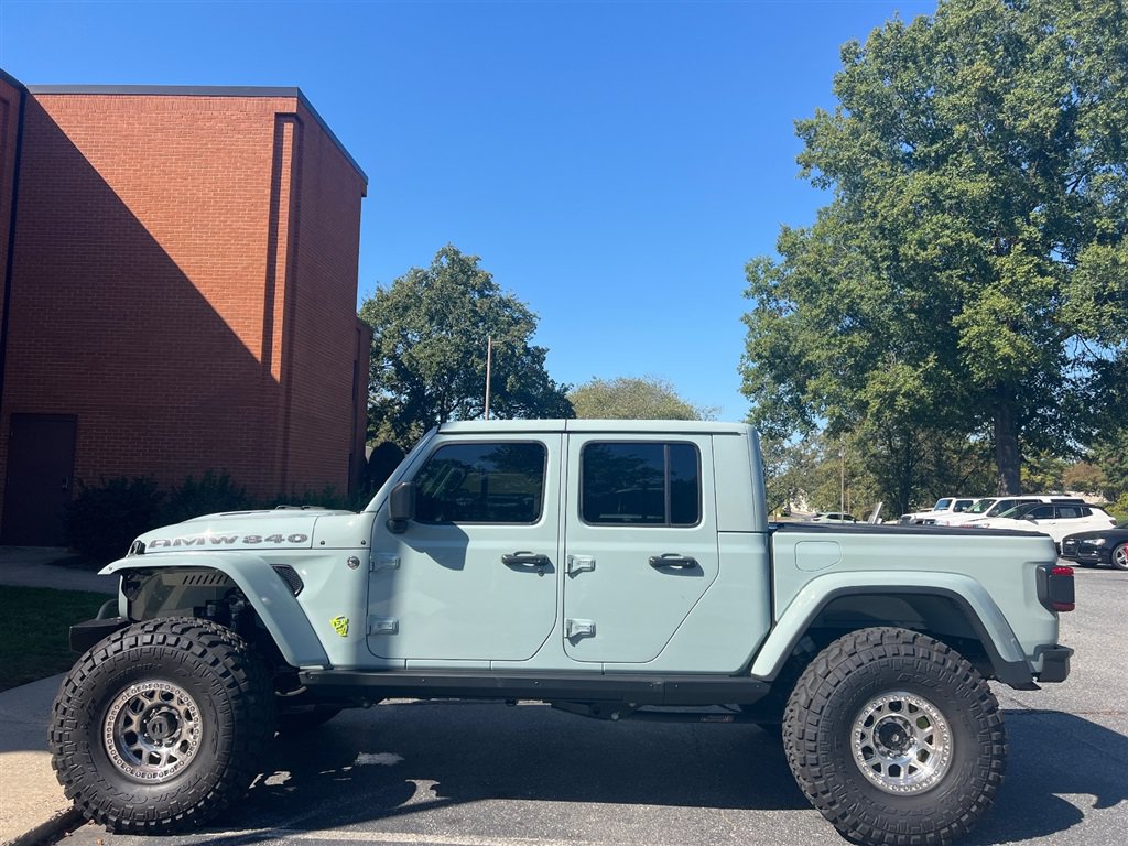 Used 2023 Jeep Gladiator Mojave w/ LED Lighting Group AWD/4WD image 3