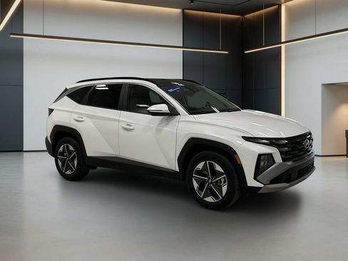 Certified 2025 Hyundai Tucson SEL AWD/4WD image 9