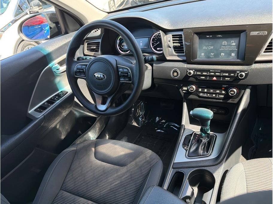 Used 2019 Kia Niro LX FWD image 5