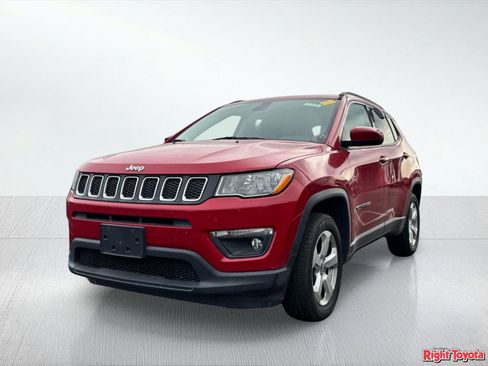 Used 2018 Jeep Compass Latitude w/ Cold Weather Group image 2