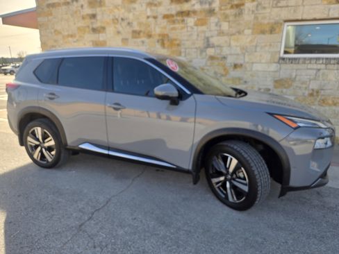 Used 2022 Nissan Rogue SL w/ SL Premium Package image 19