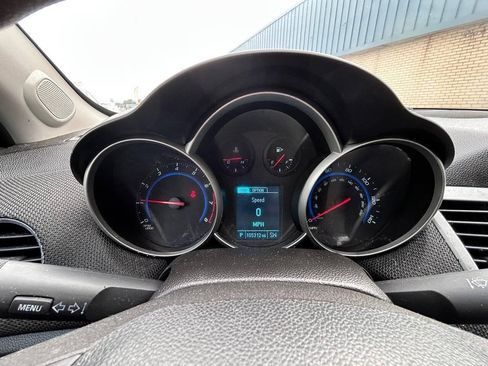 Used 2016 Chevrolet Cruze LT w/ Sun And Sound Package FWD image 16