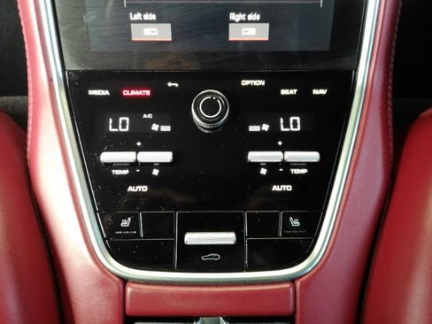 Used 2022 Porsche Panamera Platinum Edition RWD image 29