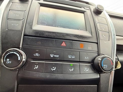 Used 2016 Toyota Camry LE FWD image 30