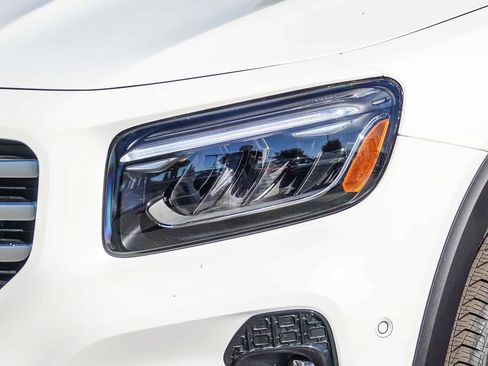 New 2026 Mercedes-Benz GLB 250 image 8