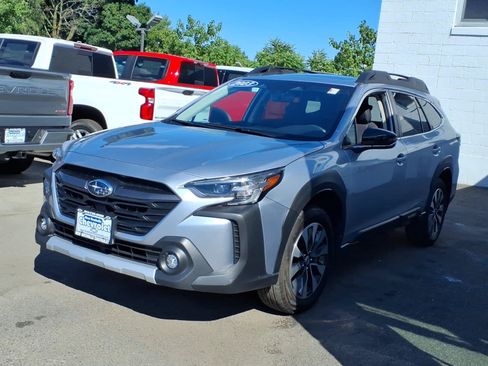 Used 2023 Subaru Outback Limited AWD/4WD image 3