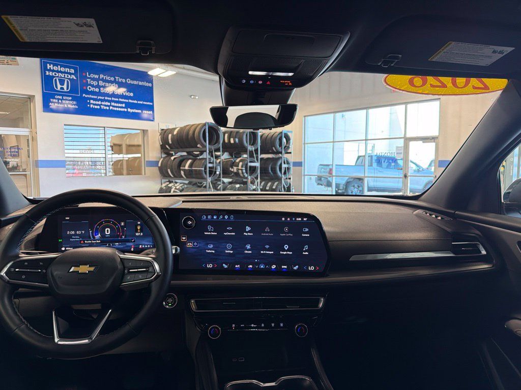 Used 2026 Chevrolet Traverse LT w/ Driver Confidence Package AWD/4WD image 9