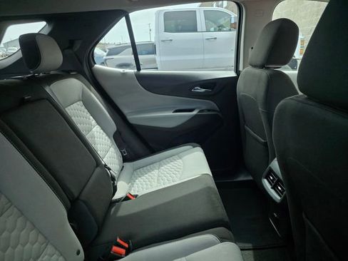 Used 2018 Chevrolet Equinox LS FWD image 6