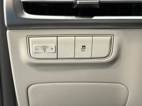 Used 2025 Hyundai Tucson SE FWD image 16
