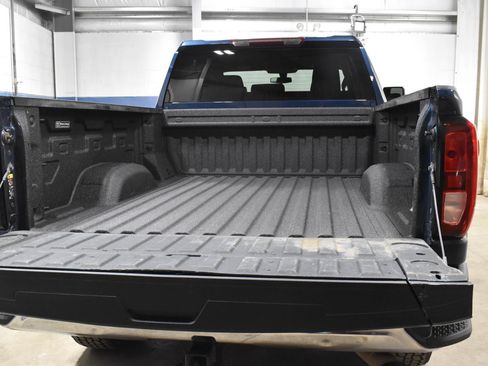 Used 2022 GMC Sierra 2500 SLE w/ X31 Off-Road Package AWD/4WD image 23