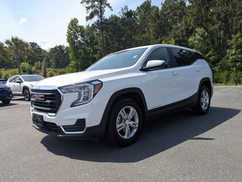 Used 2024 GMC Terrain SLE FWD image 8
