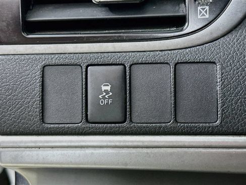 Used 2012 Toyota Camry SE FWD image 12