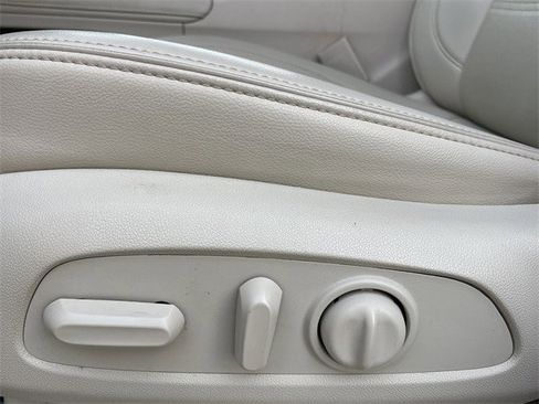 Used 2023 GMC Acadia Denali image 25