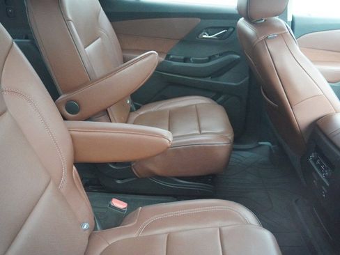 Used 2018 Chevrolet Traverse High Country w/ LPO, Floor Liner Package AWD/4WD image 10