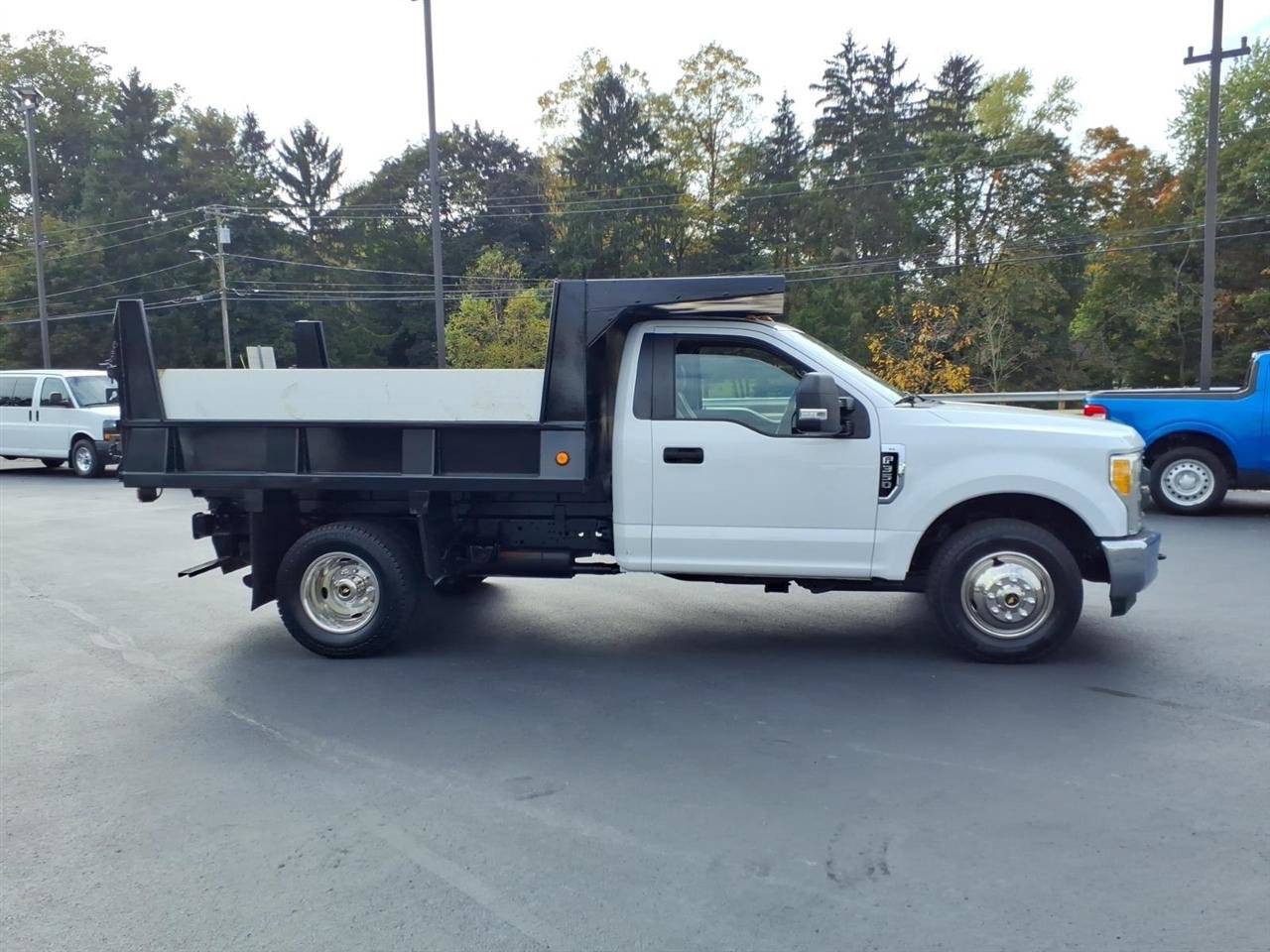 Used 2017 Ford F350 XL w/ Power Equipment Group RWD image 4