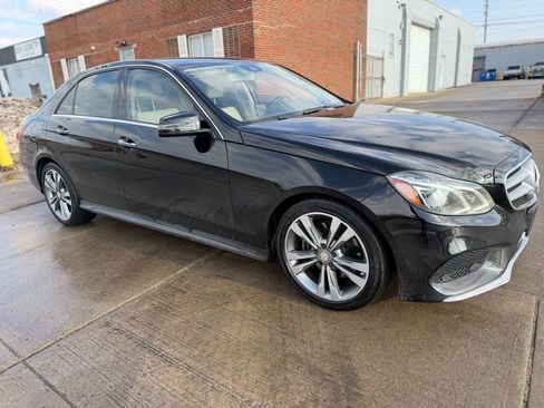 Used 2016 Mercedes-Benz E 350 4MATIC Sedan image 4