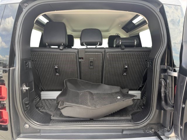 Used 2023 Land Rover Defender 90 S AWD/4WD image 18