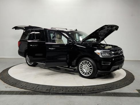 Used 2023 Ford Expedition Max Limited image 9