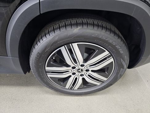 Used 2024 Mercedes-Benz EQB 300 4MATIC image 12