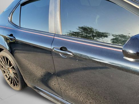 Used 2018 Toyota Camry SE image 19