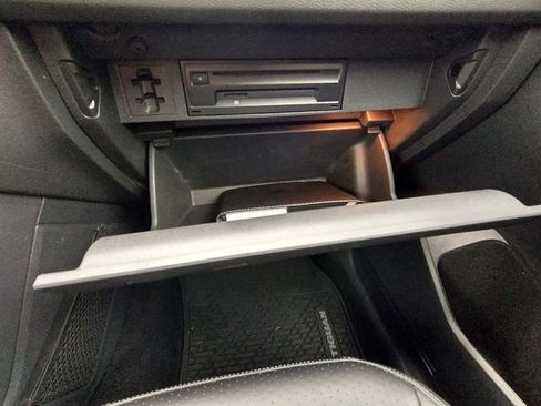 Used 2020 Volkswagen Tiguan SE image 43