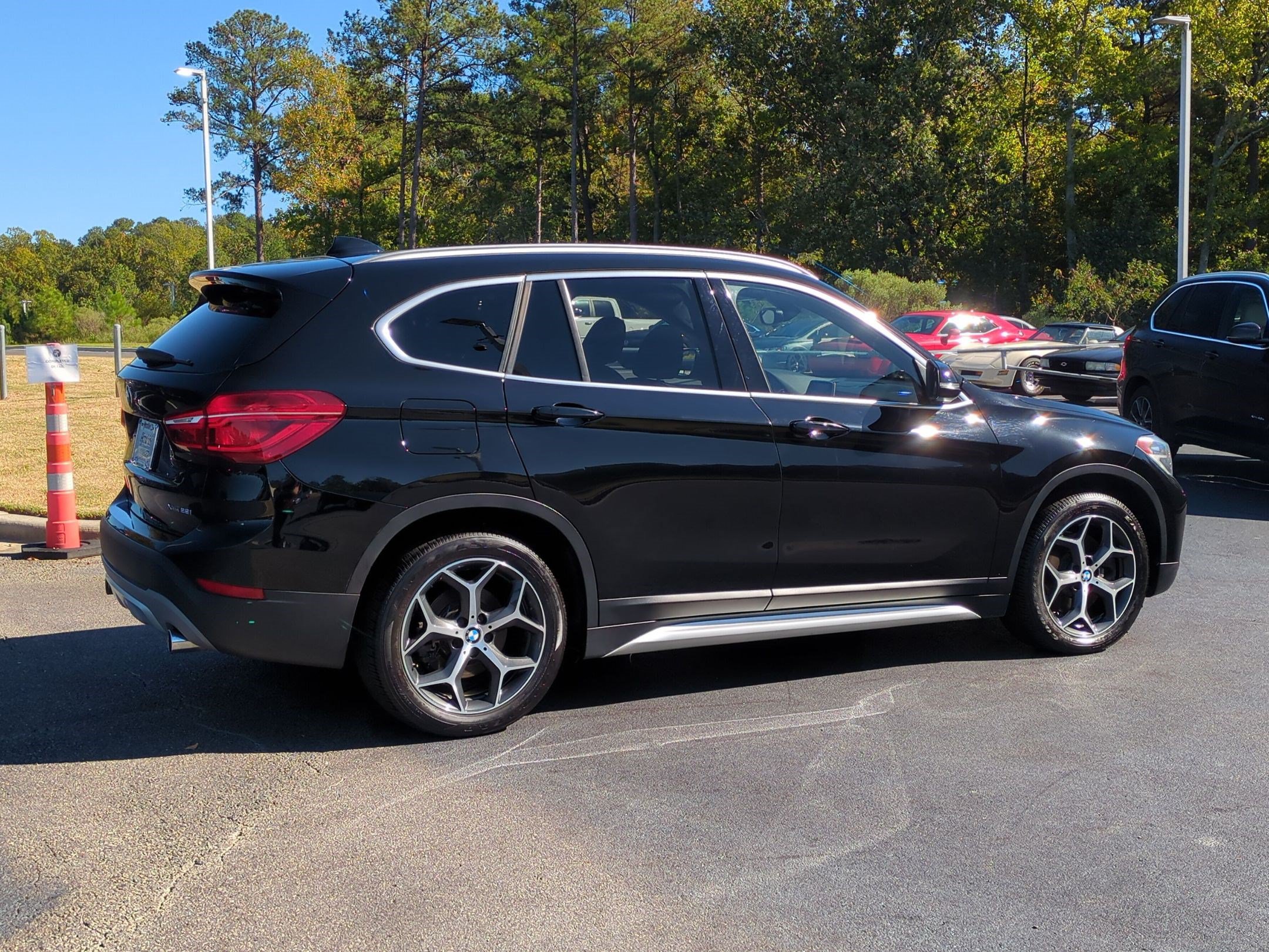 Used 2018 BMW X1 xDrive28i w/ Convenience Package AWD/4WD image 9