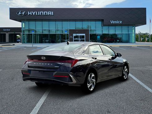 New 2026 Hyundai Elantra Limited FWD image 7