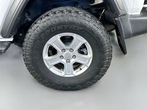 Used 2020 Jeep Wrangler Sport AWD/4WD image 33