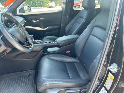 Used 2024 Honda HR-V Sport image 11