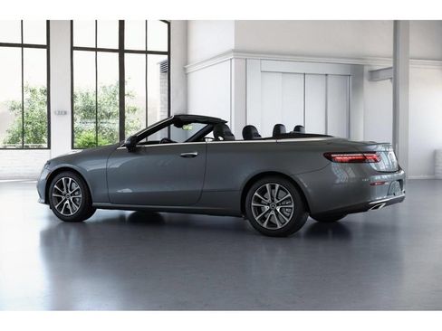 Used 2023 Mercedes-Benz E 450 4MATIC Cabriolet image 32