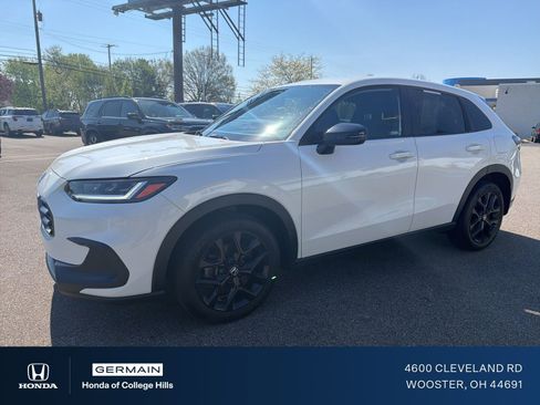 Used 2024 Honda HR-V Sport image 1