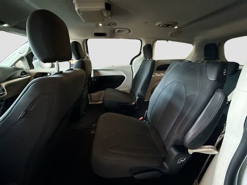 Used 2019 Chrysler Pacifica Touring Plus w/ Tire & Wheel Group image 23