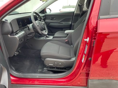 Used 2025 Hyundai Kona SEL image 24