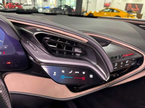 Used 2023 Ferrari SF90 Stradale image 18