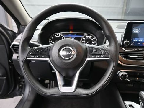 Used 2024 Nissan Altima 2.5 SV FWD image 32