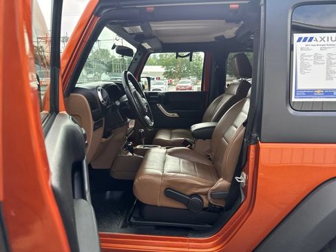 Used 2011 Jeep Wrangler Rubicon w/ PWR Convenience Group AWD/4WD image 13