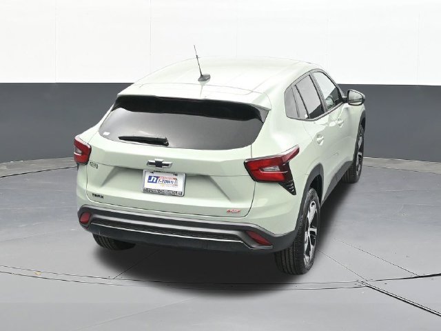 Used 2024 Chevrolet Trax RS FWD image 57