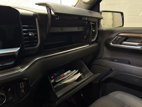 Used 2024 Chevrolet Silverado 1500 RST image 29