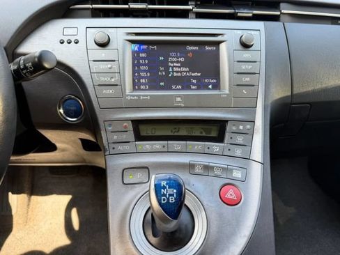 Used 2014 Toyota Prius Four FWD image 22