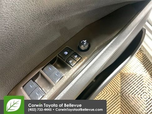 Used 2024 Toyota Camry SE image 11